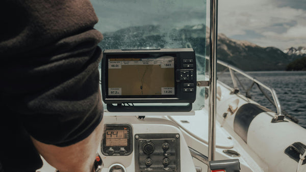 Garmin GPSMAP 8612xsv vs. Simrad NSS12 evo3S: Which Chartplotter Is Right for Your Boat?